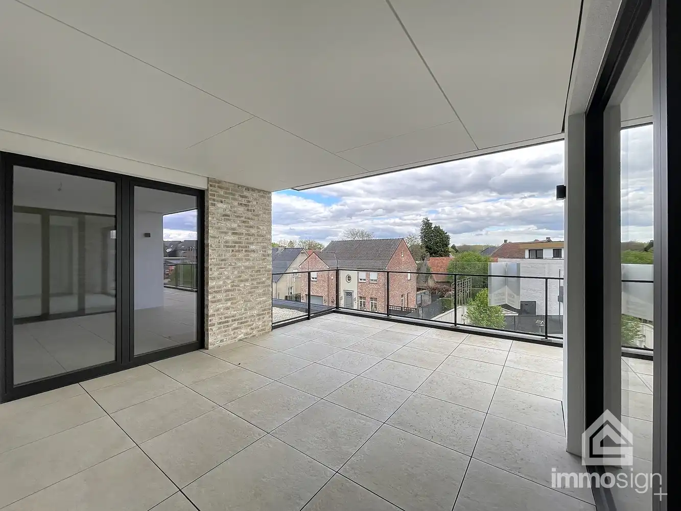 Instapklaar penthouse met 2 slaapkamers, ruim terras, 2 parkeerplaatsen en berging te Kinrooi foto 7