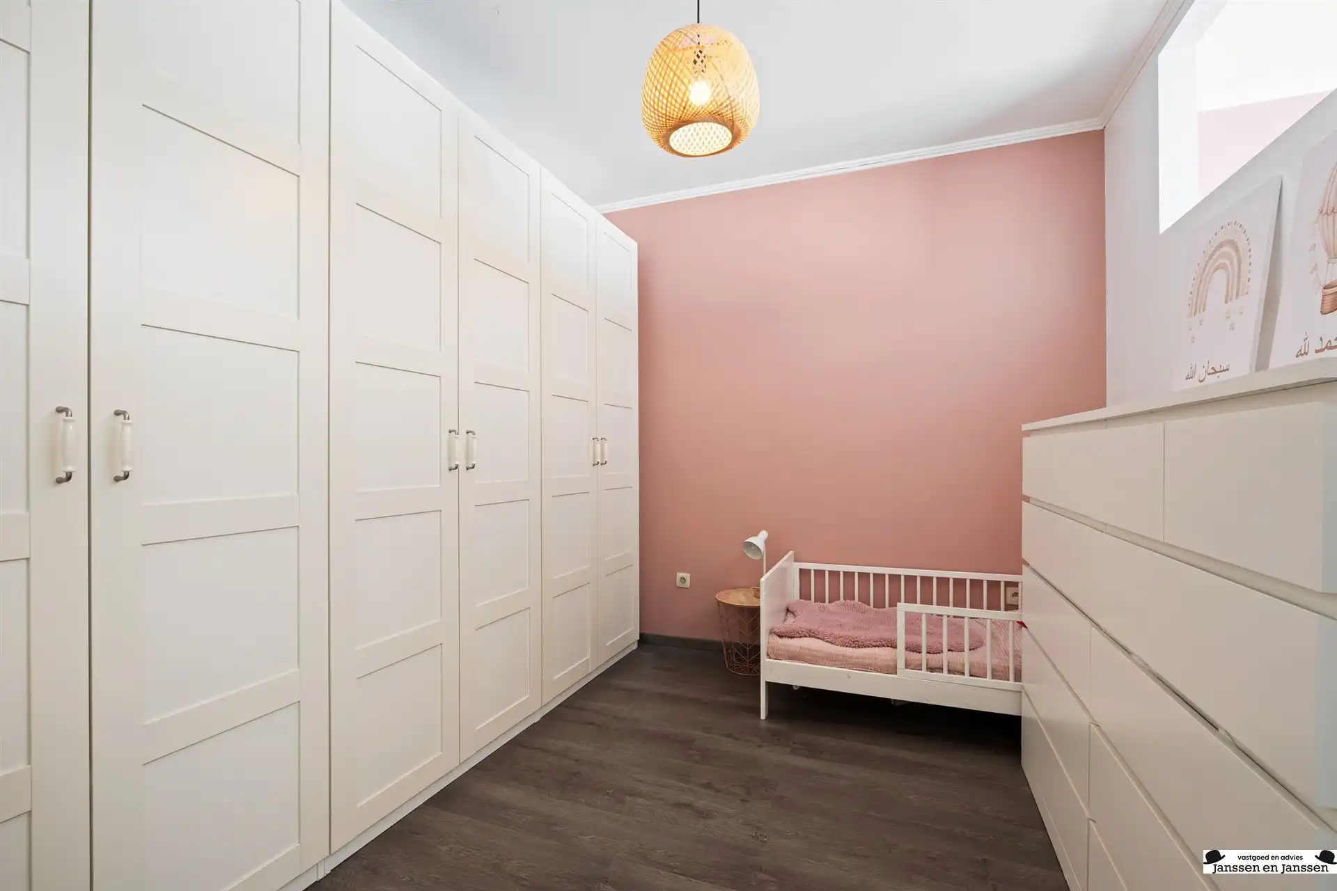 Uitzonderlijk ruime, energetische en gerenoveerde woning! foto 20