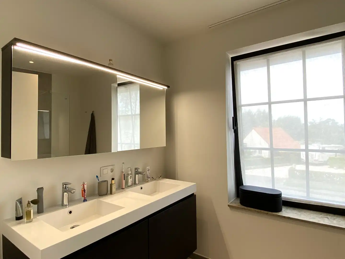 MODERNE INSTAPKLARE WONING MET TUIN EN CARPORT foto 8