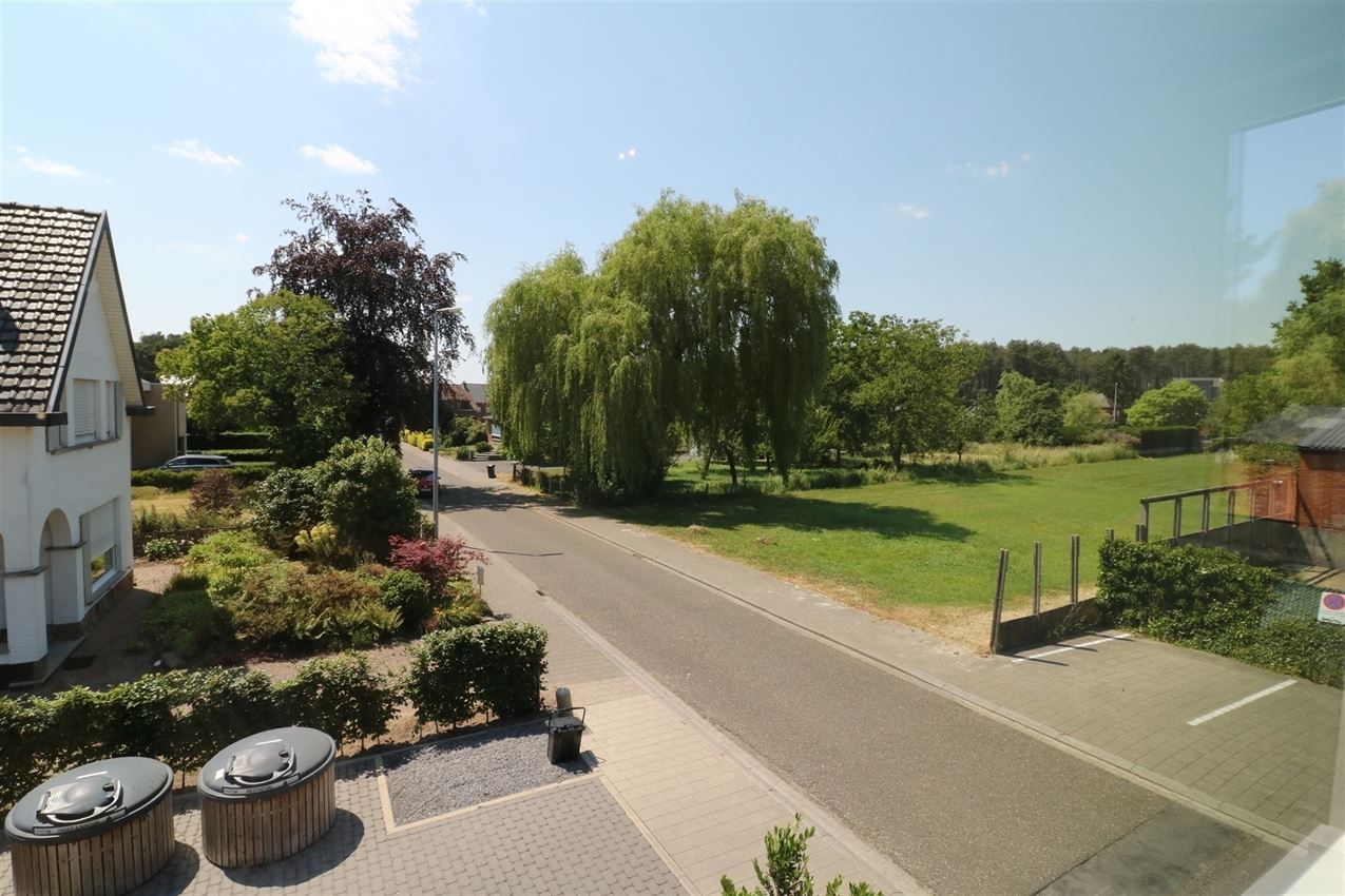 108m², zuidterras foto 17