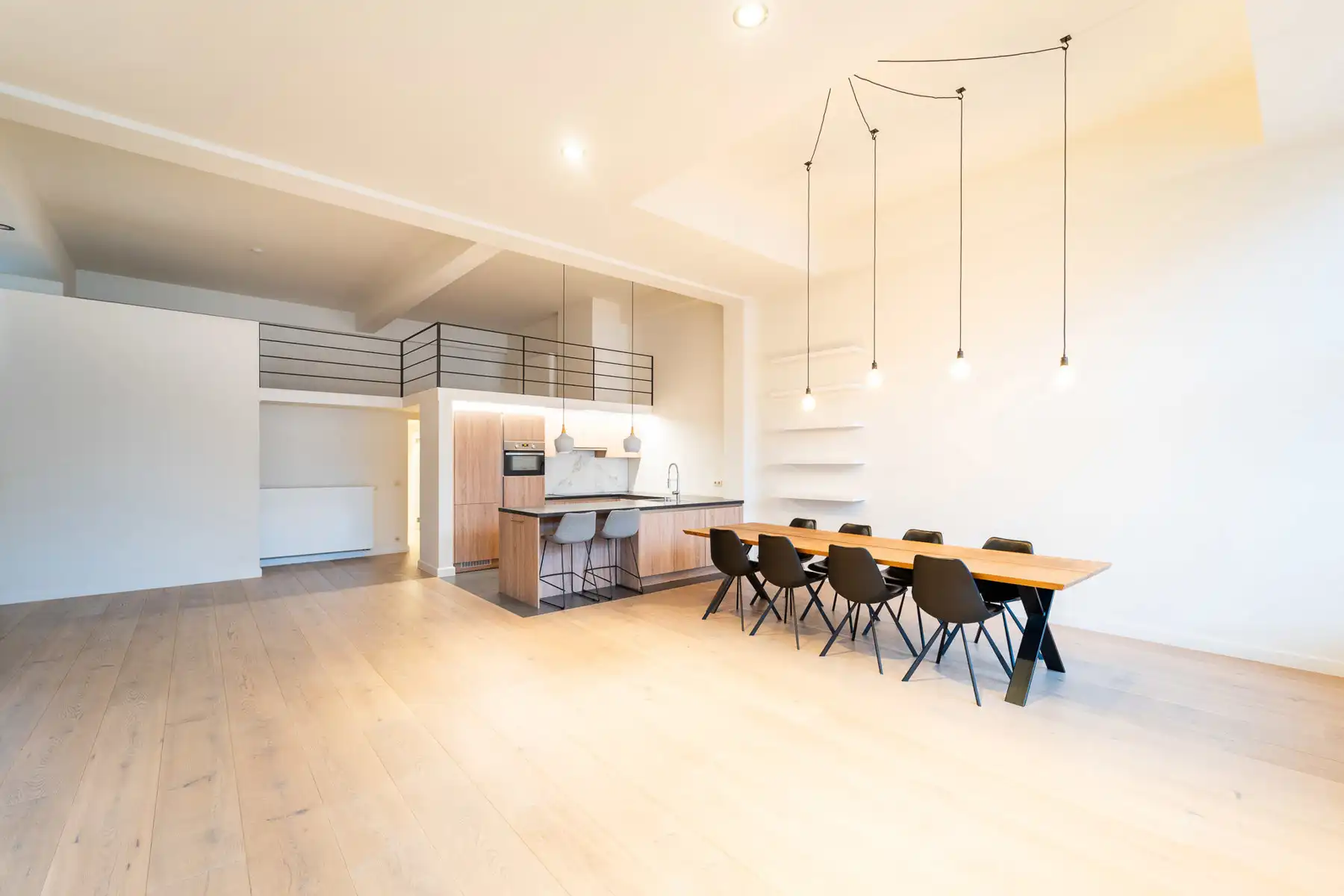 Ruime loft met 2 slaapkamers op centrale locatie foto 13