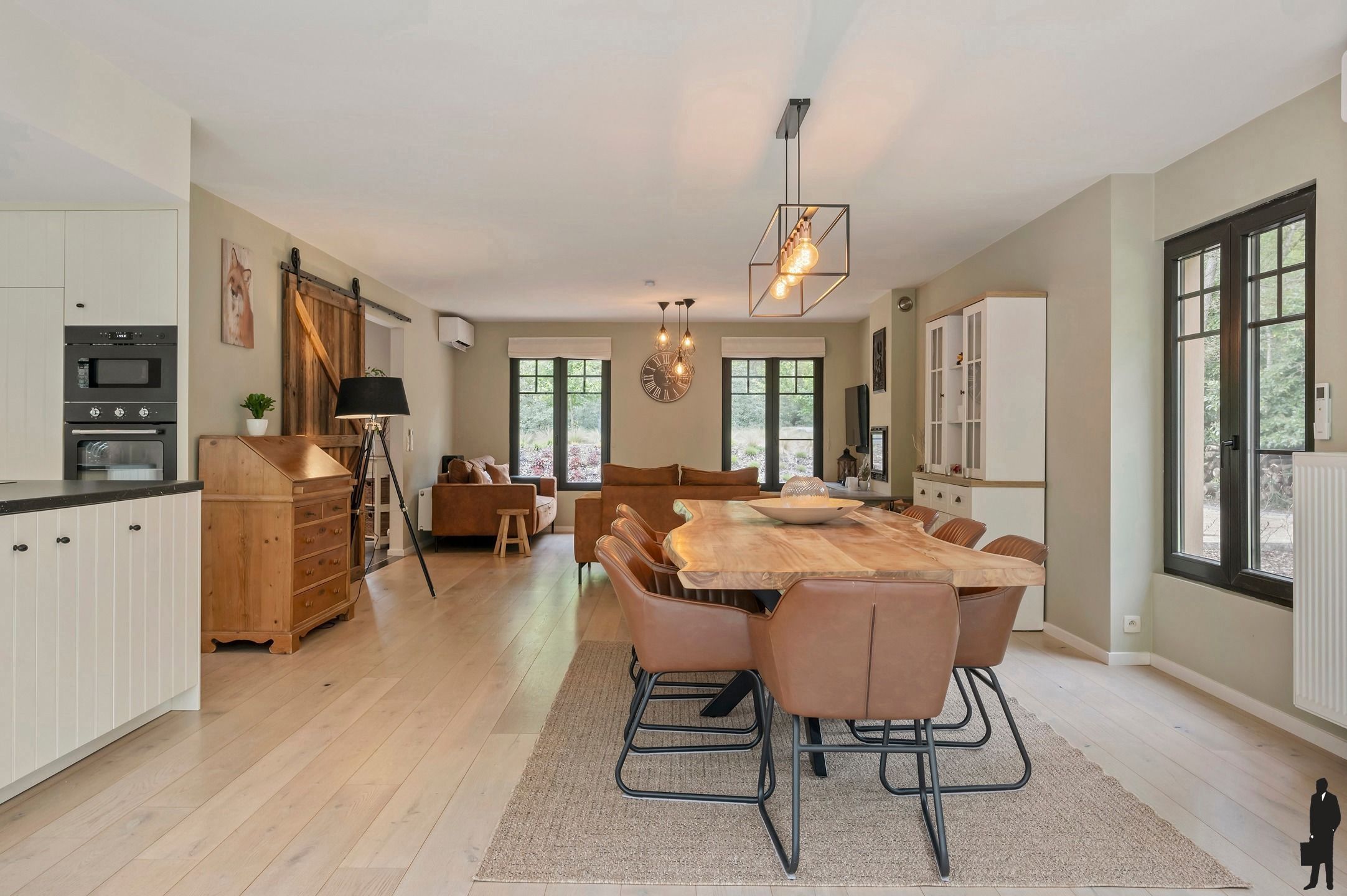 Volledige gerenoveerde villa te koop foto 14