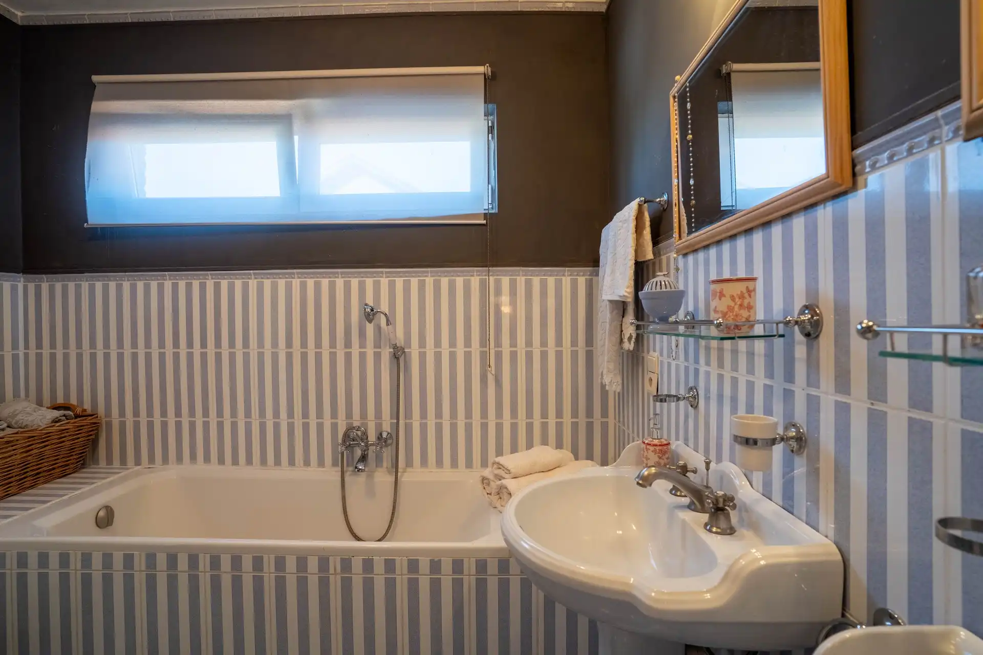 Karaktervolle villa met 4 slaapkamers, praktijkruimte en uitzonderlijke tuin te rijkhoven foto 21