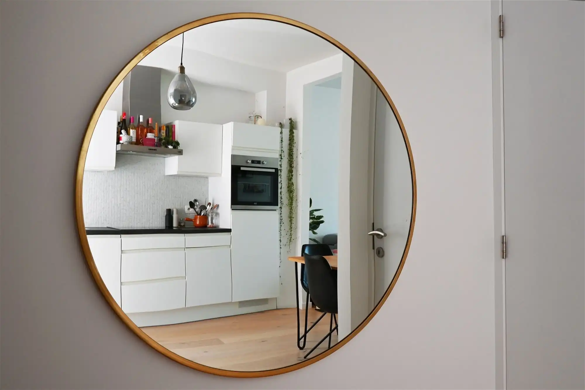 Modern en lichtrijk 1-slaapkamer appartement in Mortsel foto 6