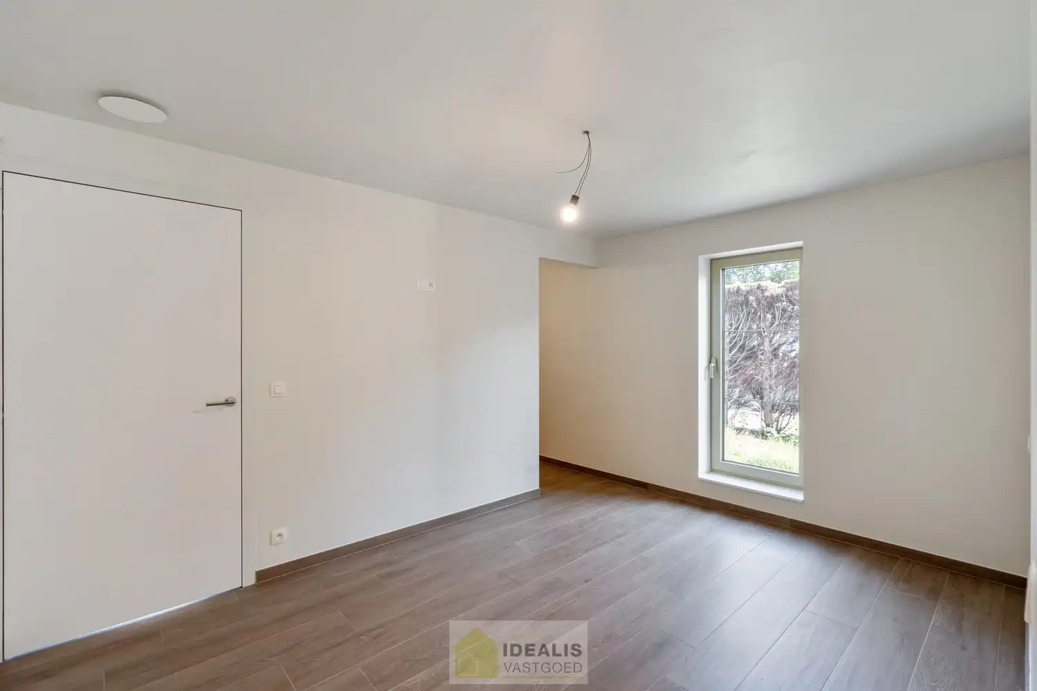 Schitterend volledig vernieuwde woning met 3 ruime slaapkamers foto 41