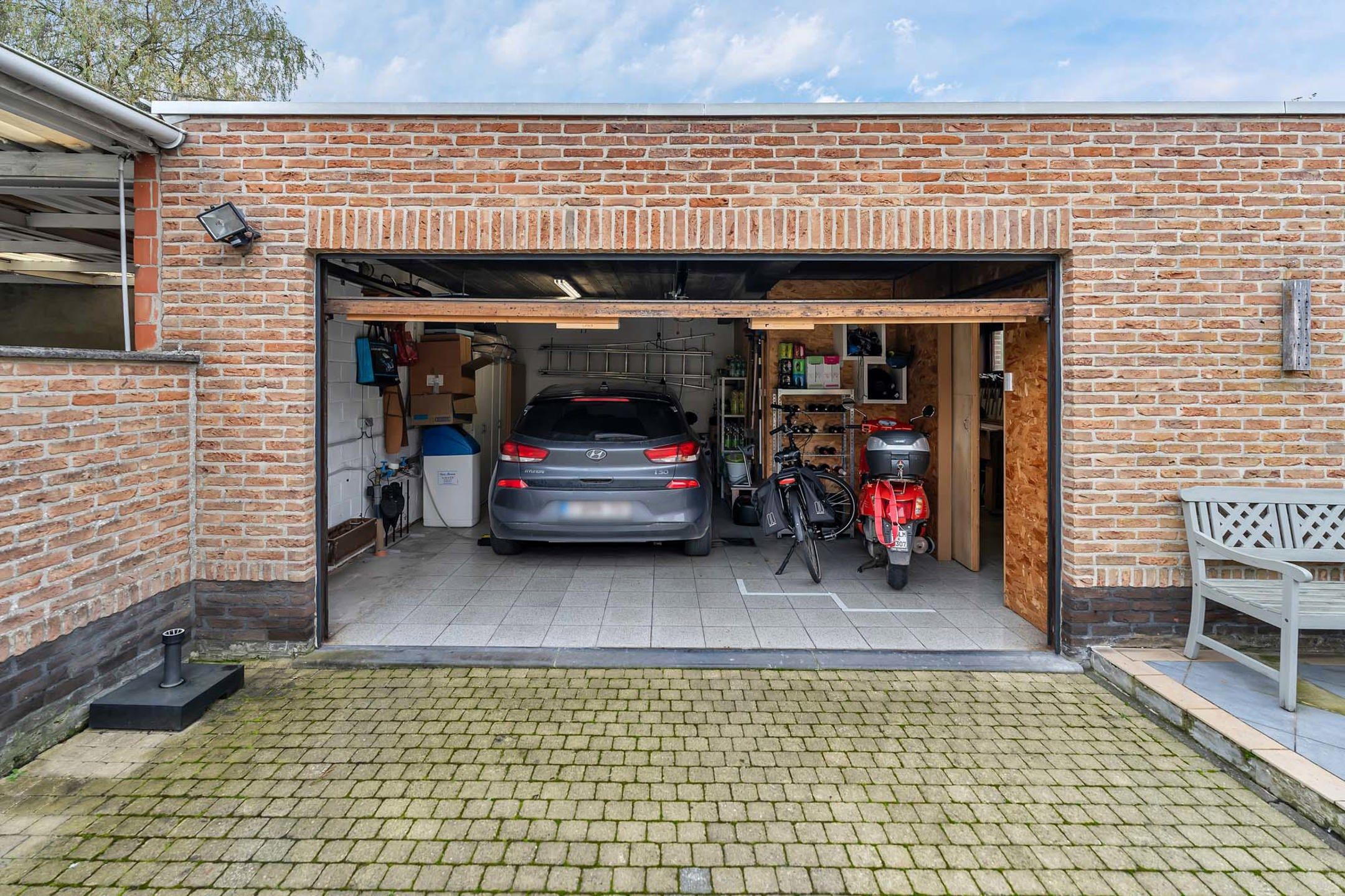 Rustig gelegen hob met ruime tuin en garage foto 18