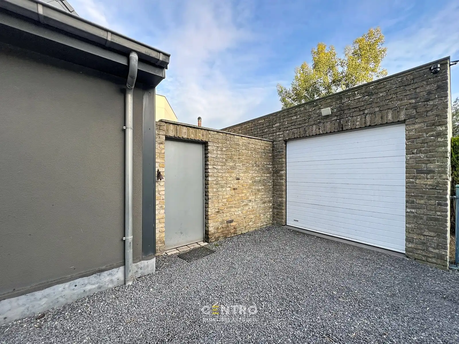 Goed draaiende krantenWINKEL met WOONST (4 slpk) en extra STALLING op een perceel van 820m² op commerciële ligging te Gistel ! foto 18