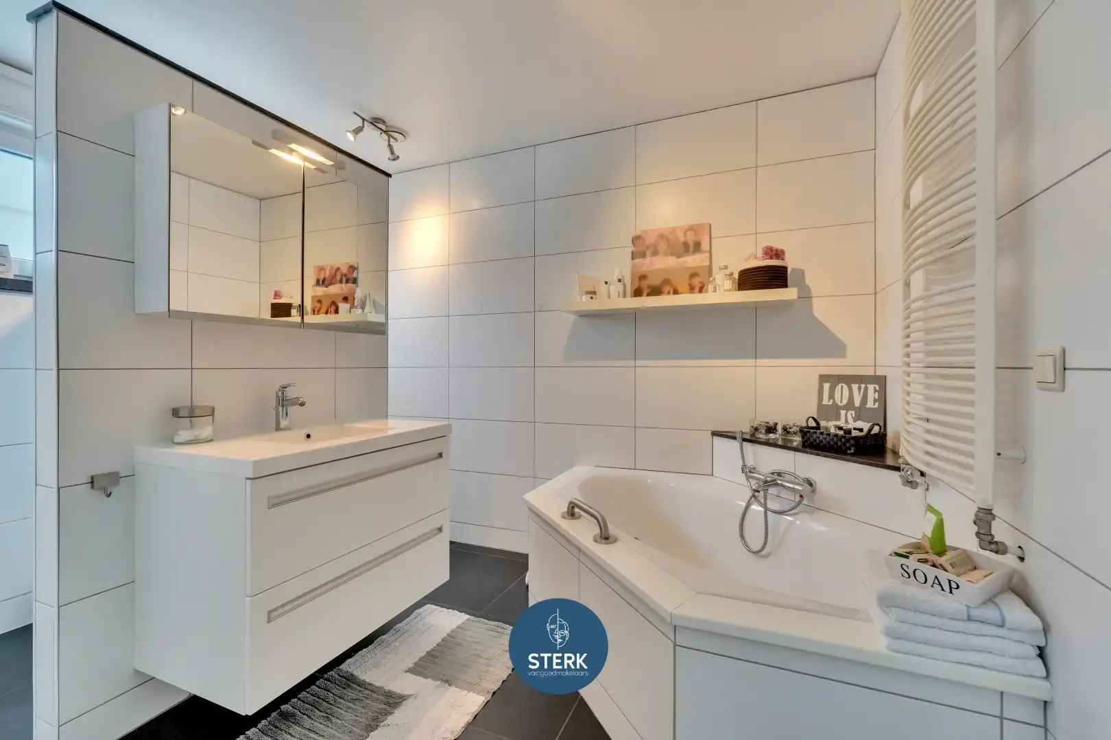 GELIJKVLOERSE WONING MET EPC LABEL A OP EEN RUSTIGE LOCATIE NABIJ MAASTRICHT !  foto 14