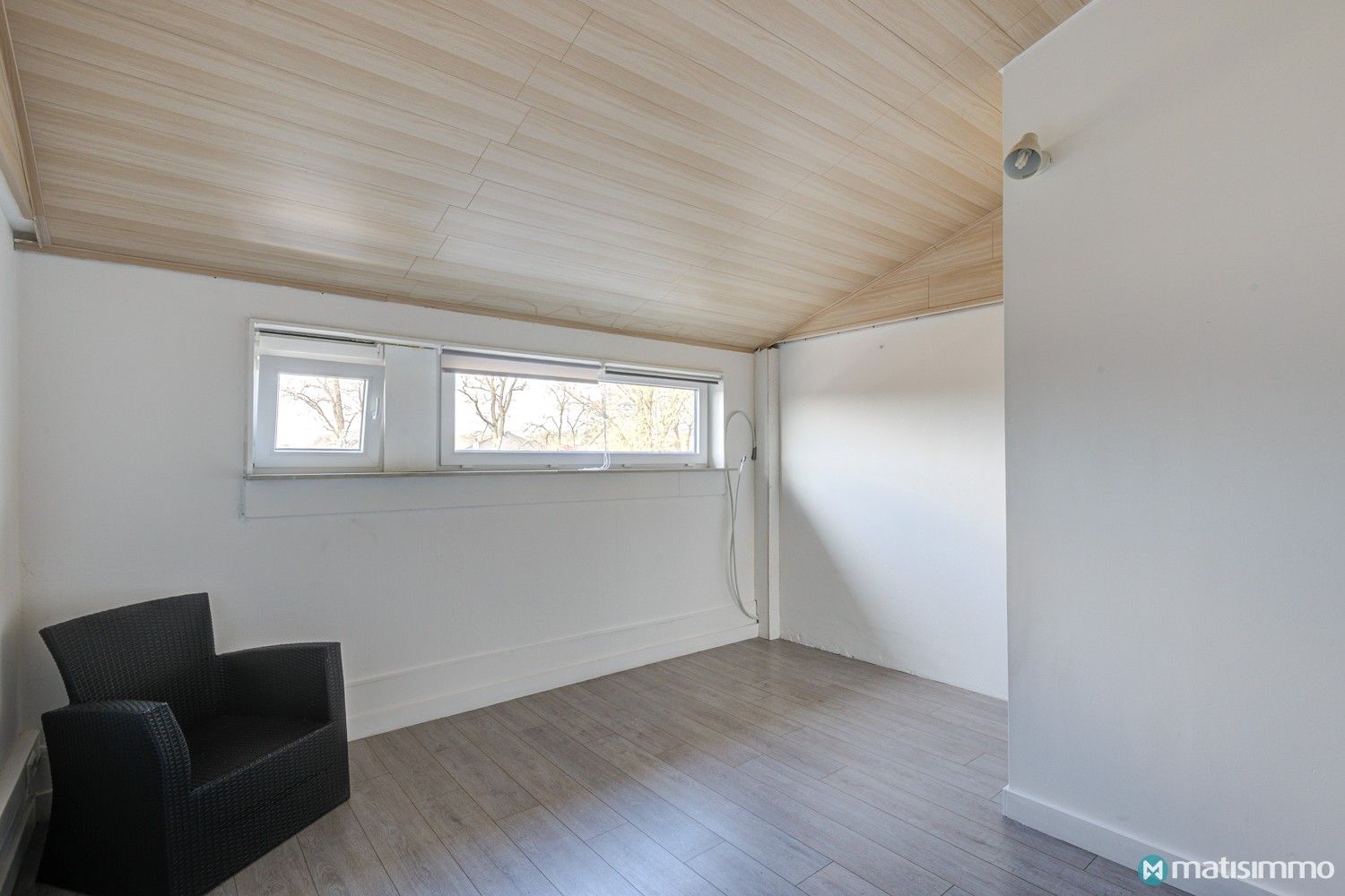 RUIM, DEELS GERENOVEERD DUPLEXAPPARTEMENT MET 3 SLAAPKAMERS, GROOT TERRAS, GARAGEBOX EN AUTOSTAANPLAATS foto 30