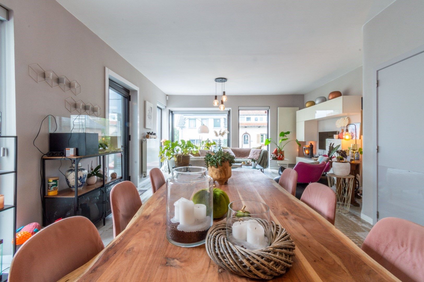 Welgelegen en instapklare 3-gevelwoning met oa. 3 slaapkamers! foto 4