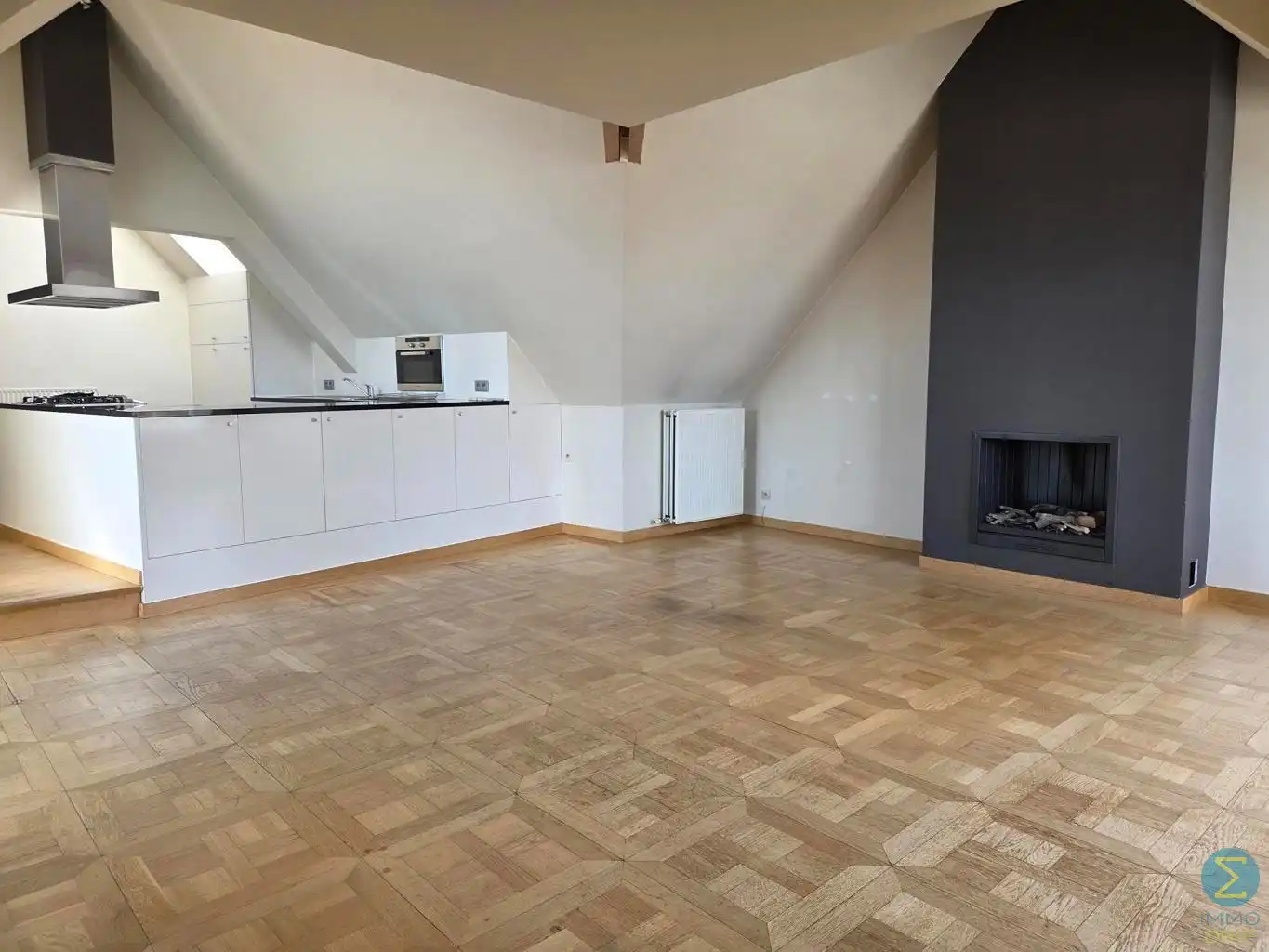 Penthouse te huur foto {{pictureIndex}}