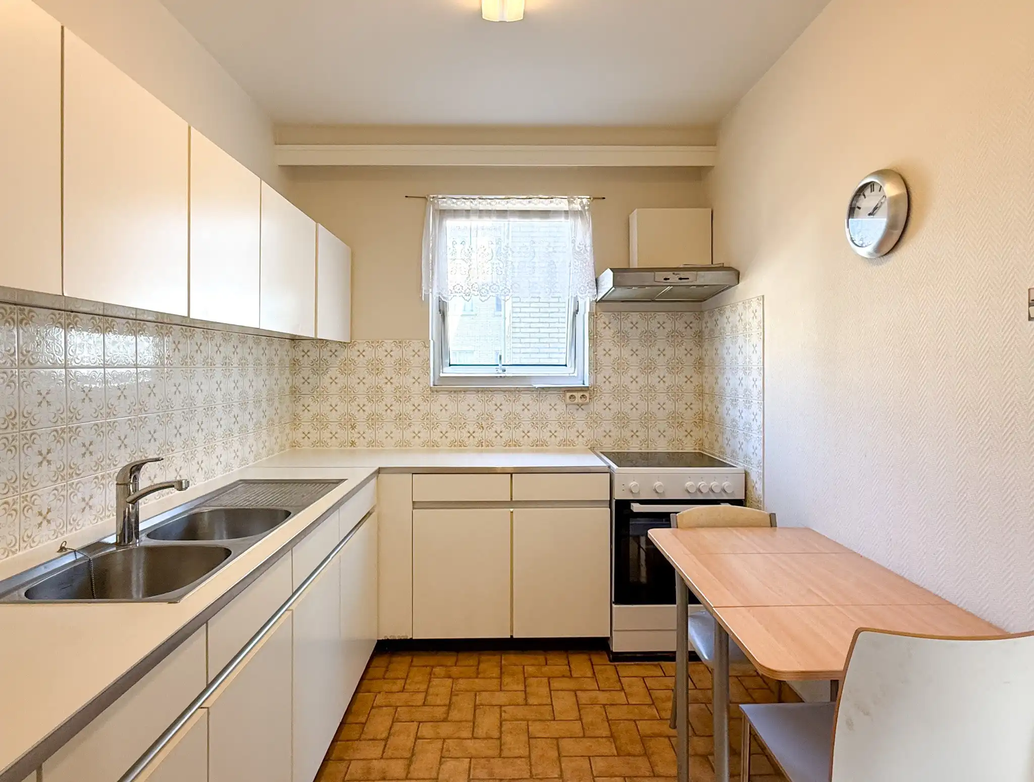Ruim appartement met 2 slaapkamers en terras in het centrum van Beveren foto 7