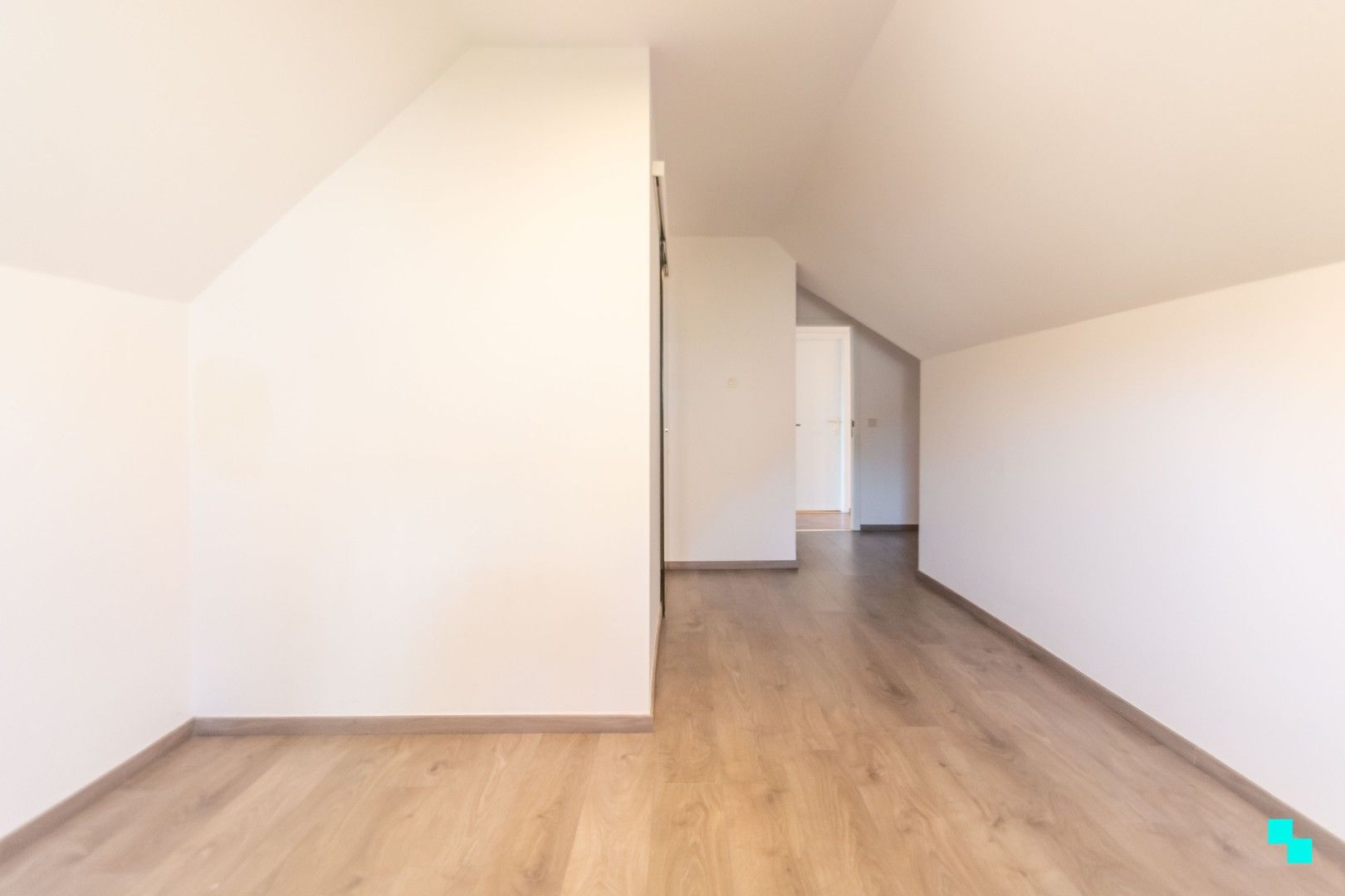 Ruime woning op rustige locatie te Wetteren foto 15