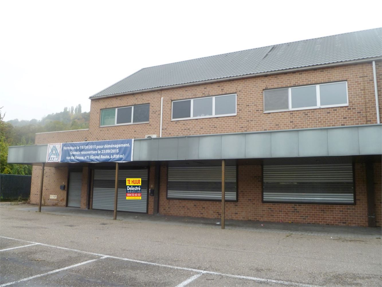 Commercieel gelijkvloers 1.015 m² foto {{pictureIndex}}