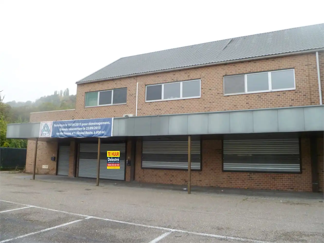 Commercieel gelijkvloers 1.015 m² foto {{pictureIndex}}