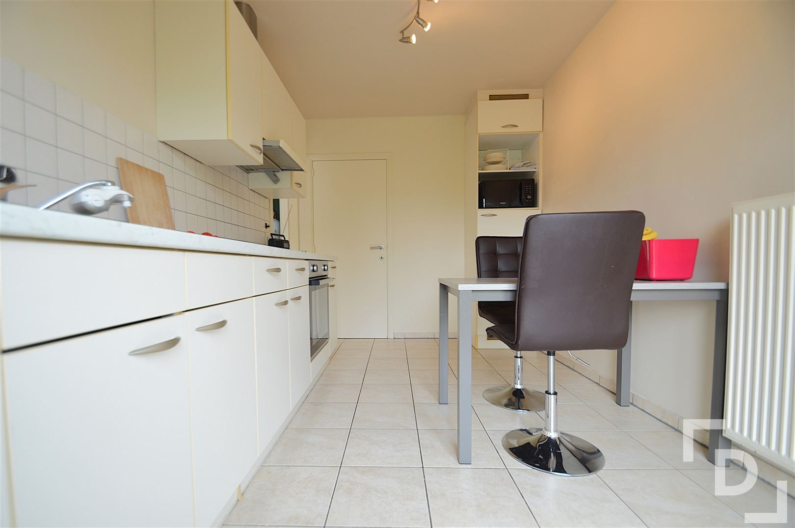 Dakappartement met terras te huur op centrale locatie in Ieper foto 7