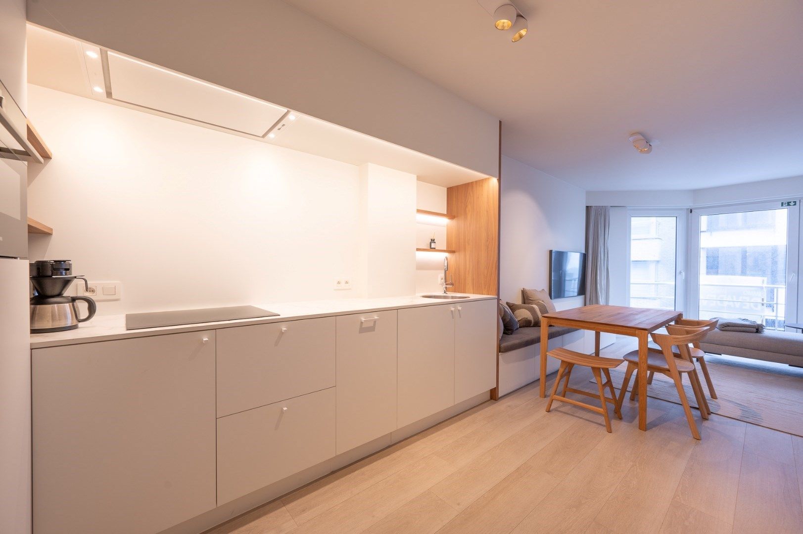Gerenoveerd 1-slaapkamer appartement met zijdelings zeezicht in het Zoute foto 5