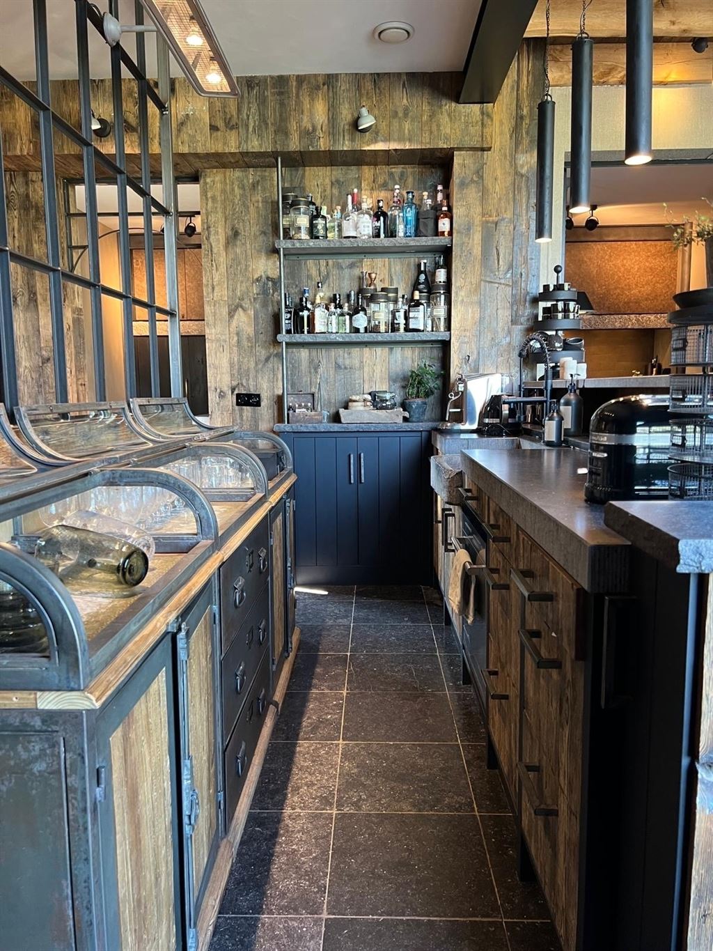 Landelijke villawoning met multifunctioneel aangrenzend gebouw foto 15