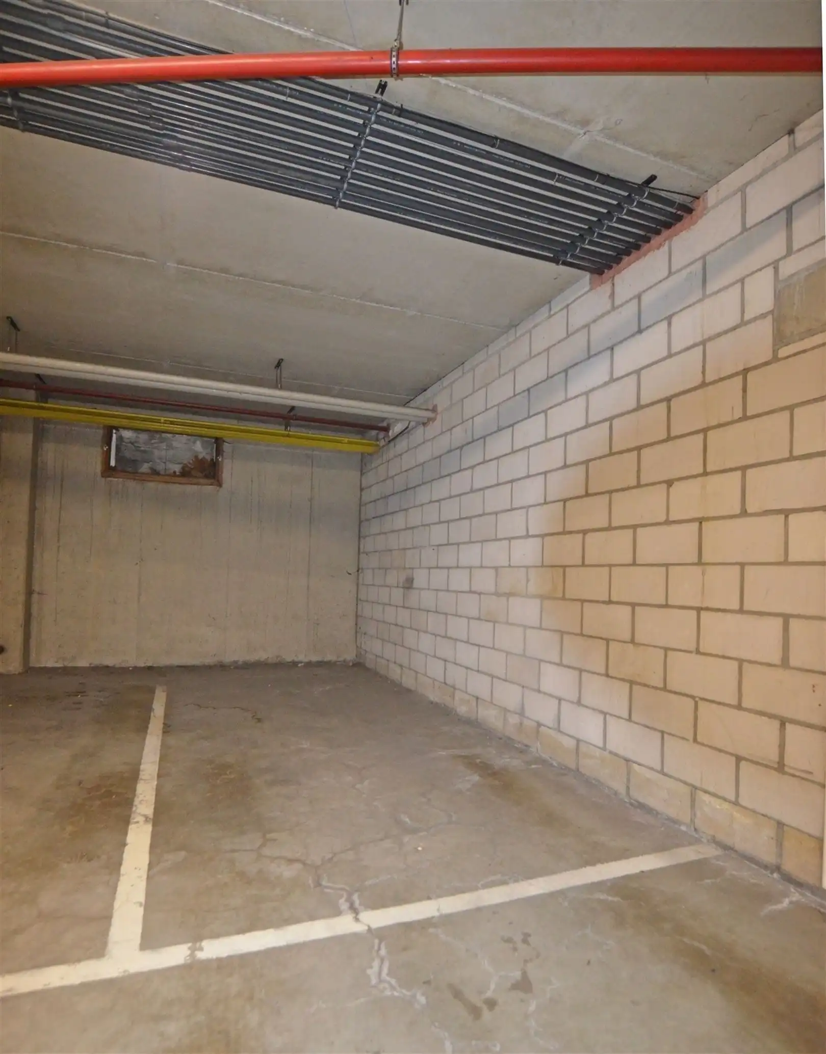 Ruim op te frissen appartement op wandelafstand van de stad foto 24