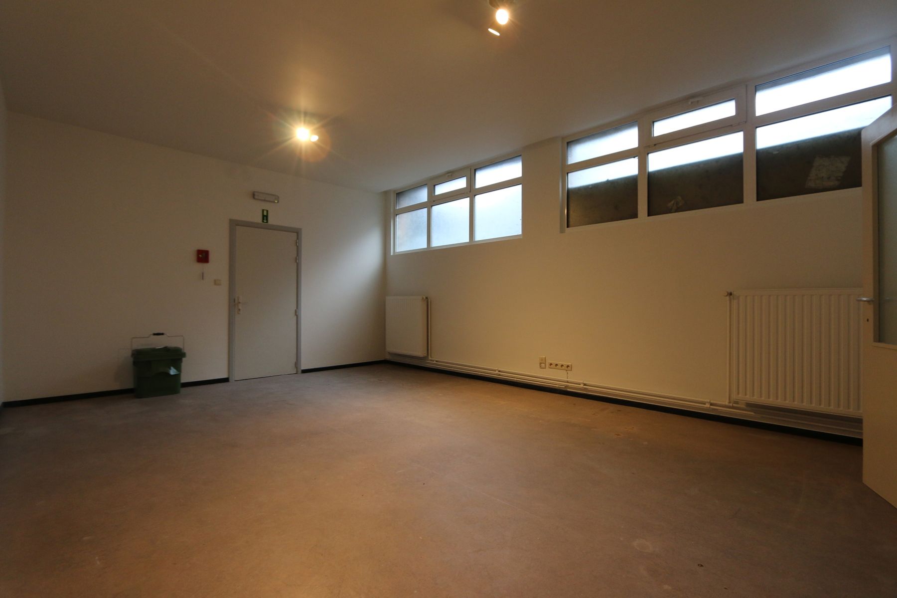 Handel 220 m² + kelder + drukke ligging + optie parking foto 15