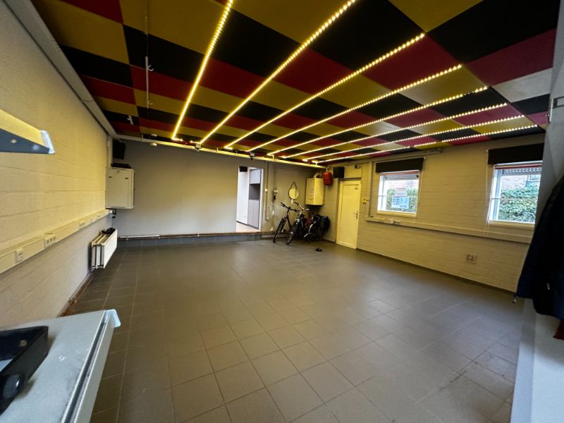 Instapklare ruime woning met winkel/kantoorruimte of magazijn centrum en garage centrum Geel. foto 36