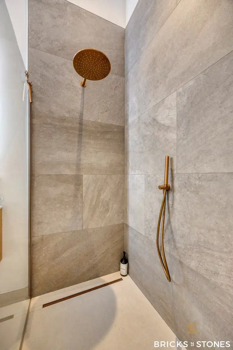 Verborgen parel: gelijkvloers appartement met terras foto 30