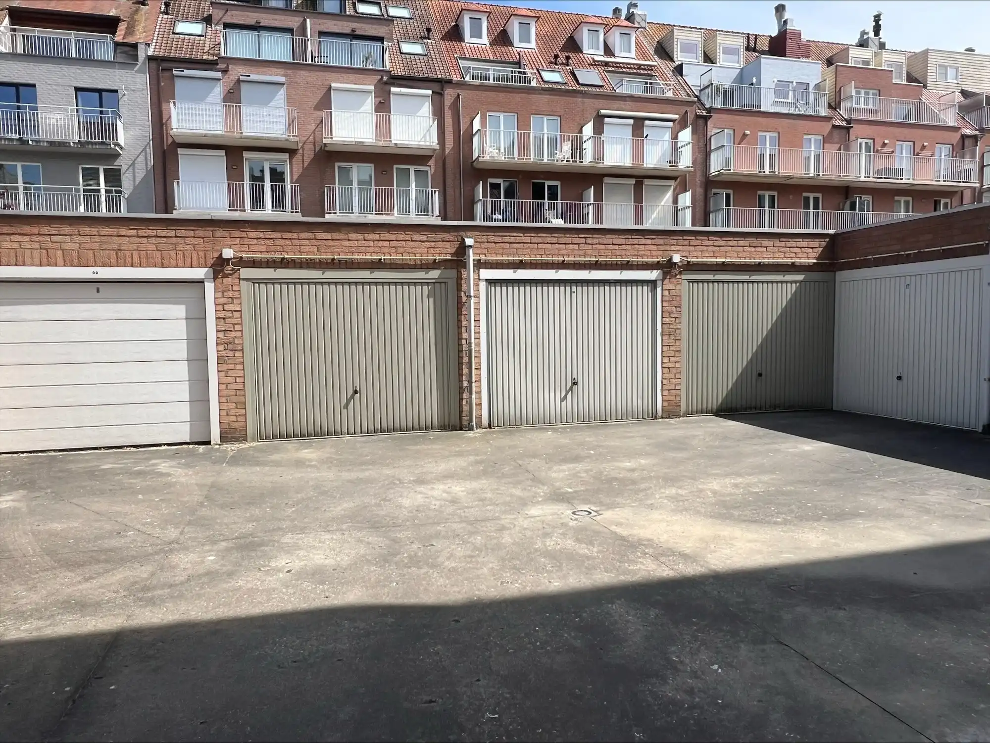 Zonnig, ongemeubeld 2 slpk appartement met prachtig zicht op het Zegemeer, inclusief garagebox in het gebouw. foto 16