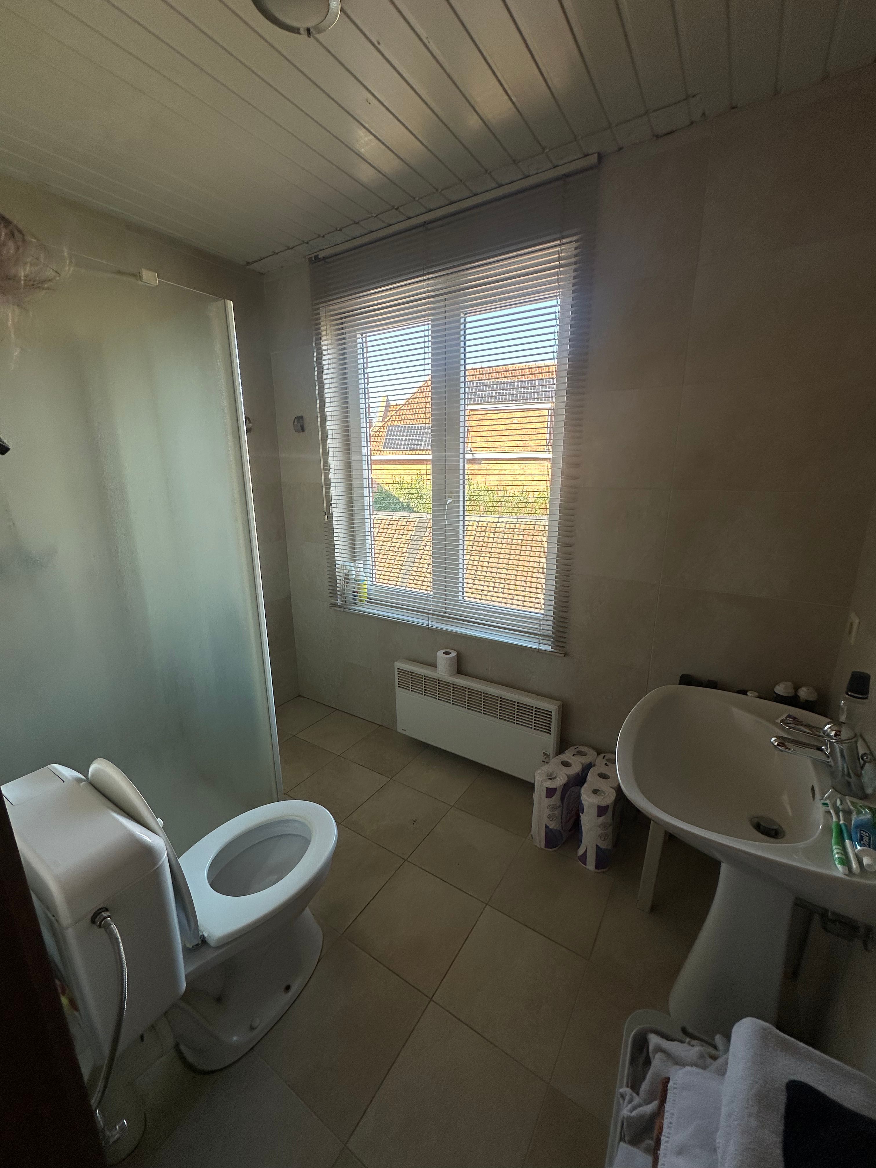 Te renoveren woning  in het hart van Zomergem foto 7