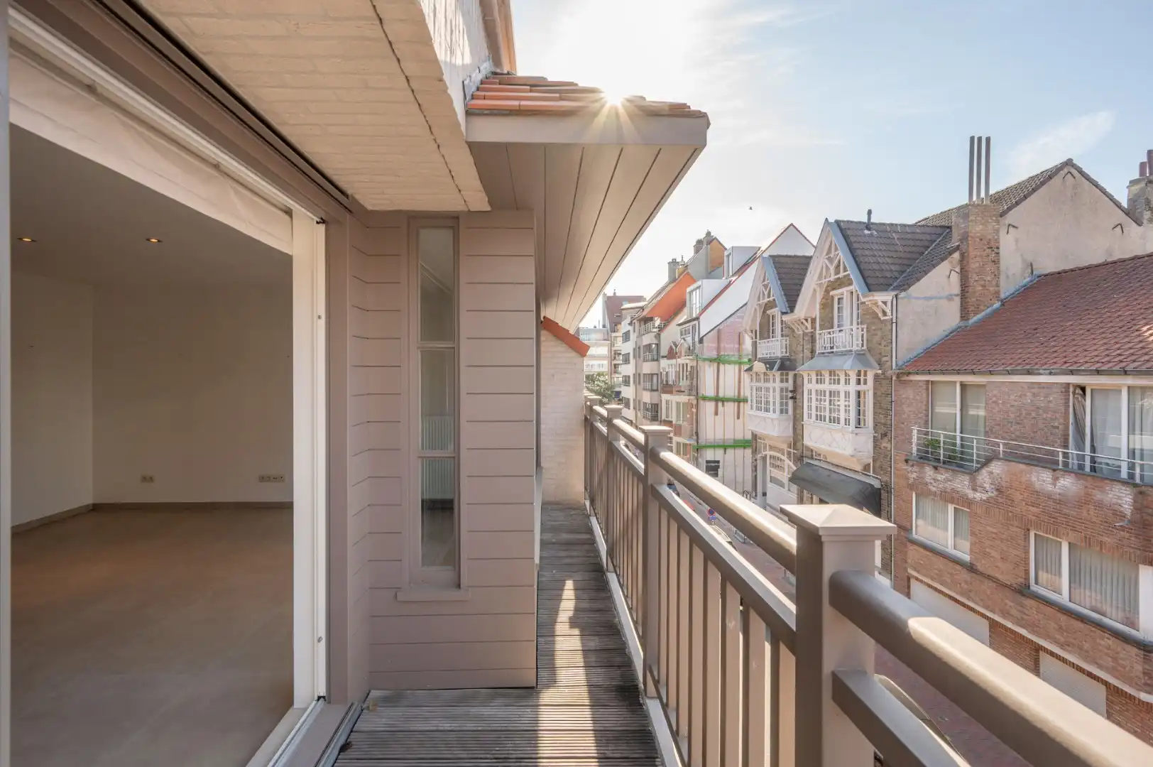 Ruim appartement met zuidgericht terras nabij Lippenslaan, op wandelafstand van de Zeedijk foto 6