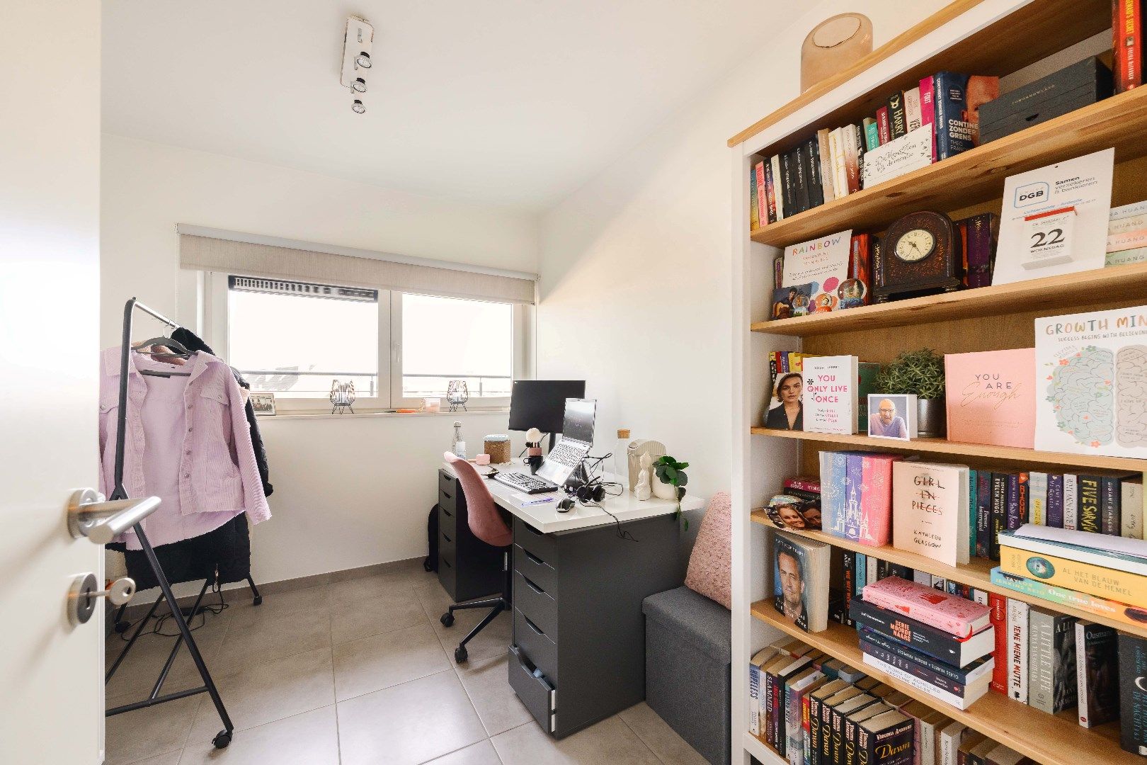 PRACHTIG INSTAPKLAAR APPARTEMENT | 2 SLPKS | INCL GARAGE foto 10