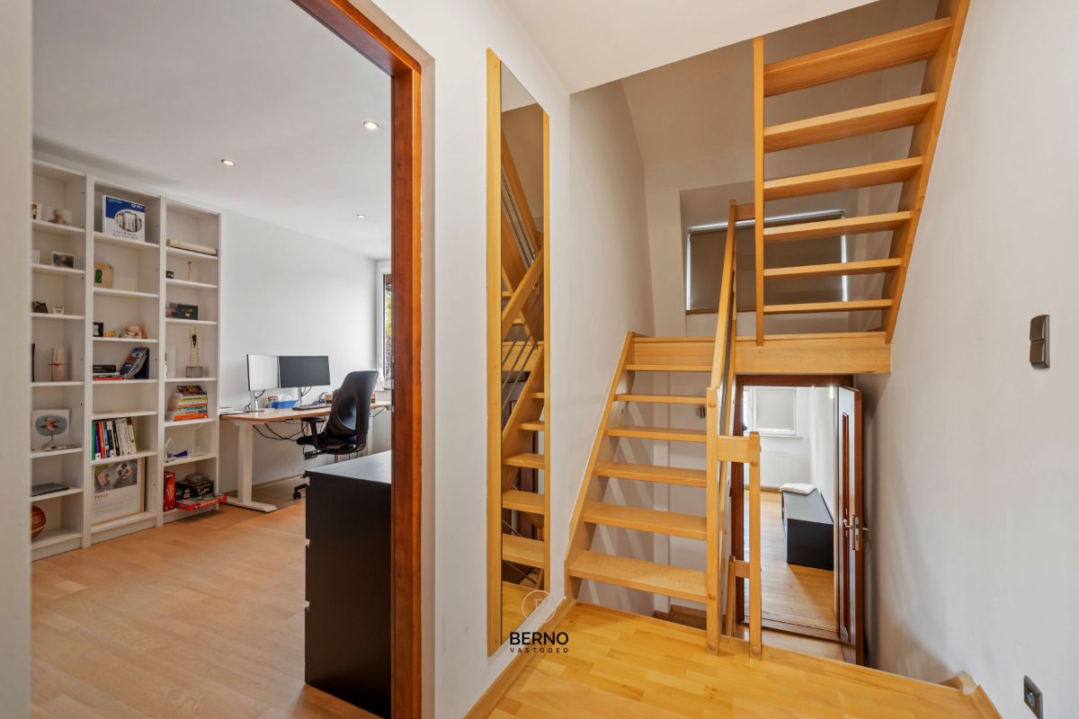 Charmante rijwoning met stadstuin nabij centrum. foto 19