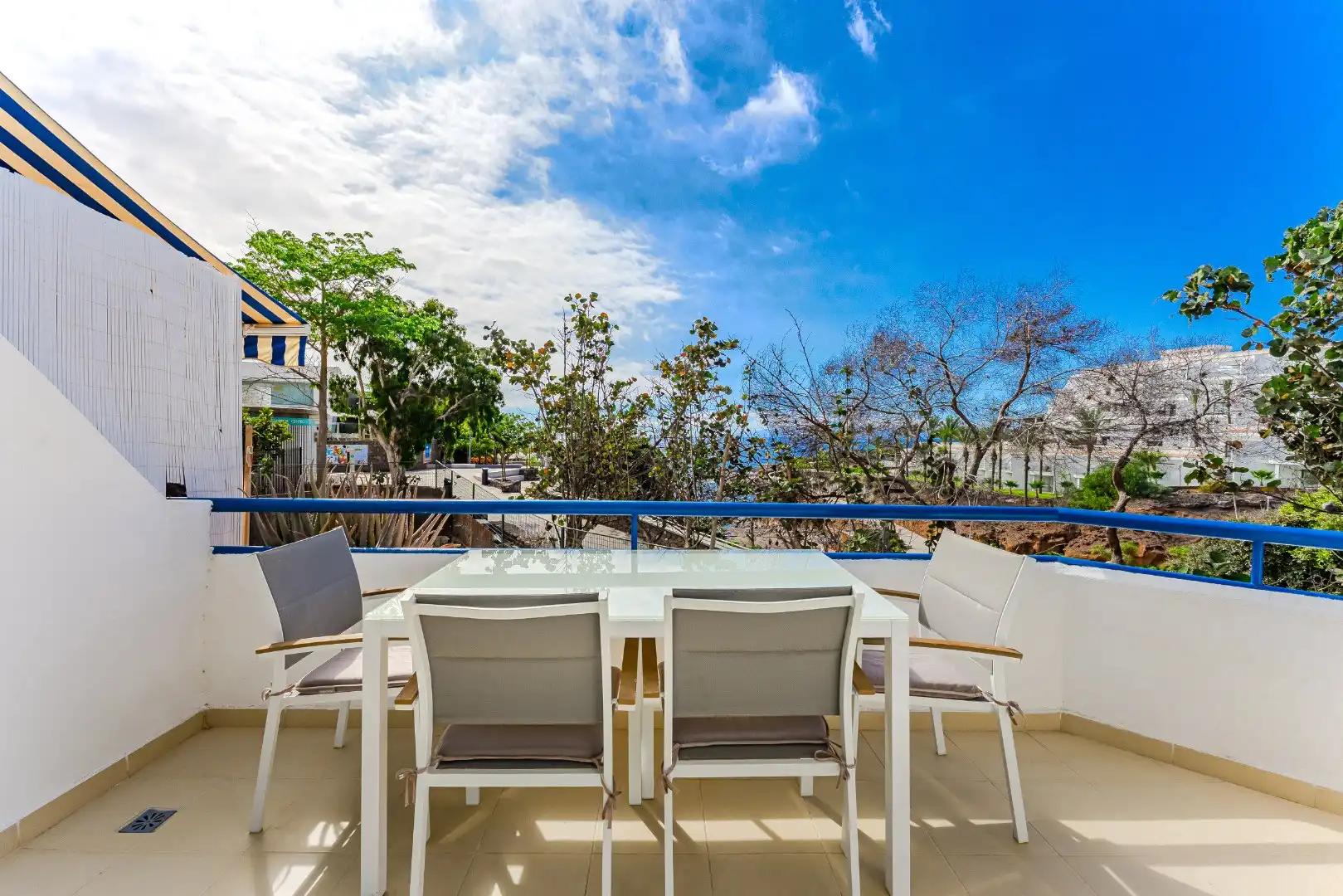  Gerenoveerd appartement met toegang tot het strand foto 3