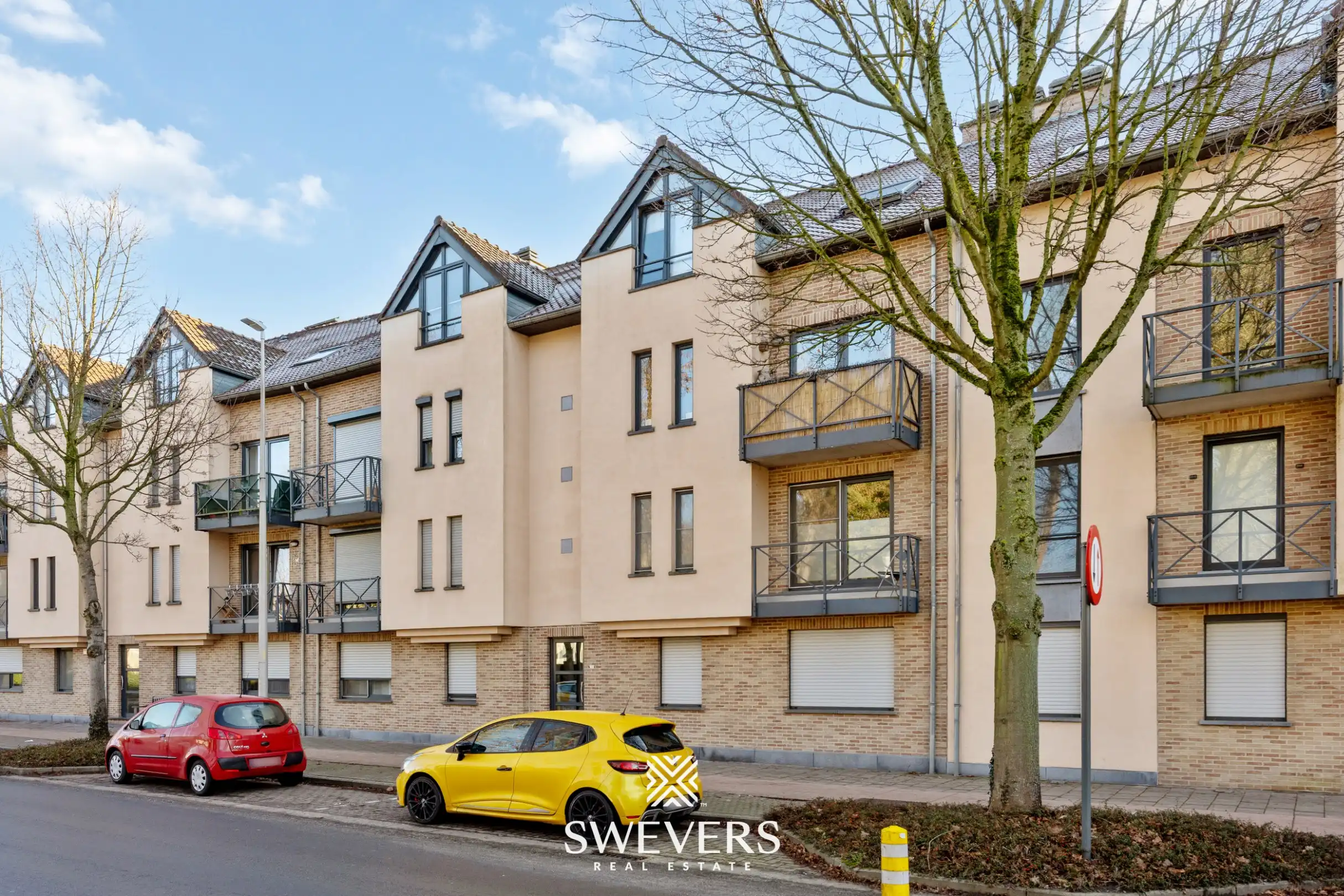 Instapklare duplex met zonnig terras en groen uitzicht in Genk foto 29