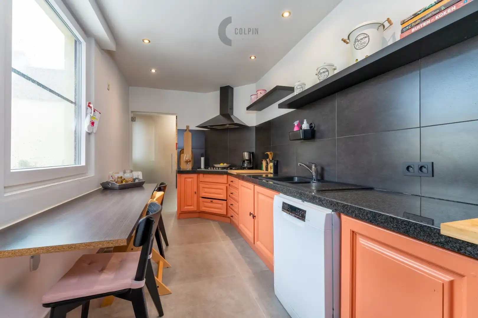 Te koop: Ruime woning in het centrum van Heist, op wandelafstand van strand en Heldenplein foto 6