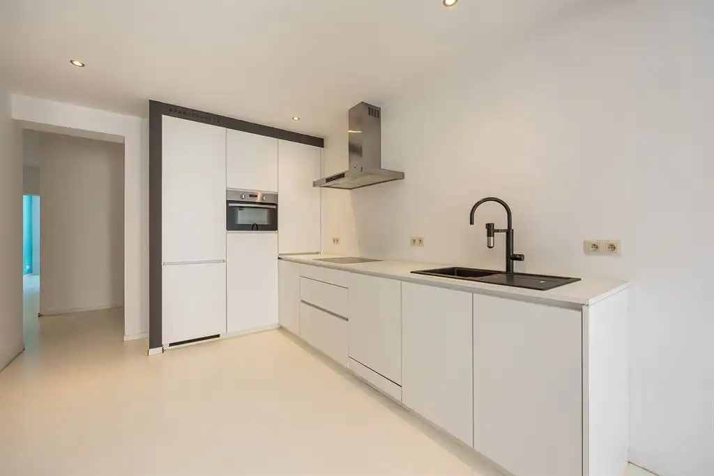 Gerenoveerd duplex appartement met 2 slaapkamers en gigantisch terras  foto 4