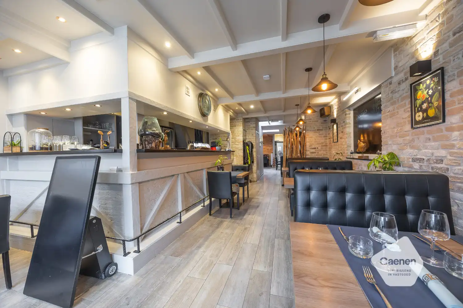 Handelspand met woonst in centrum van Westende foto 4