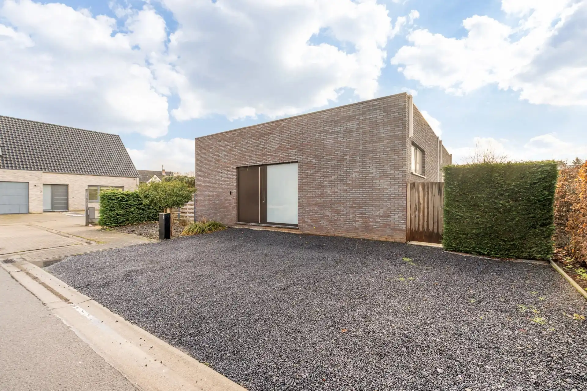 Moderne woning met zwembad in Koersel foto 2