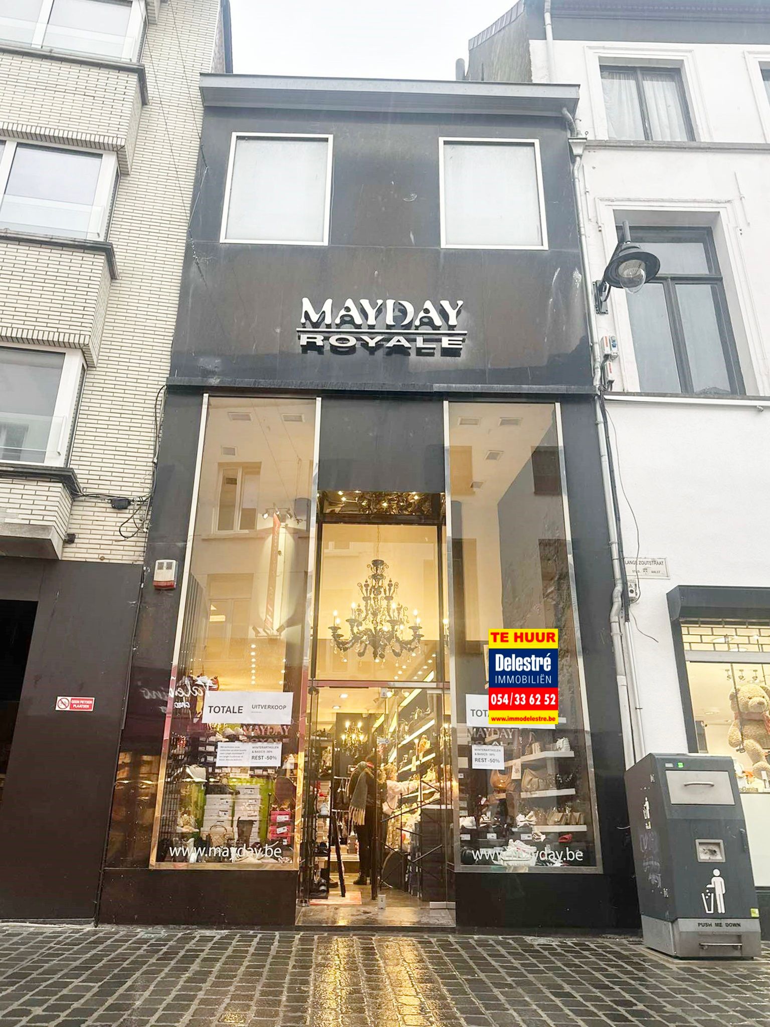 MODERN COMMERCIEEL GEBOUW NABIJ GROTE MARKT foto 2