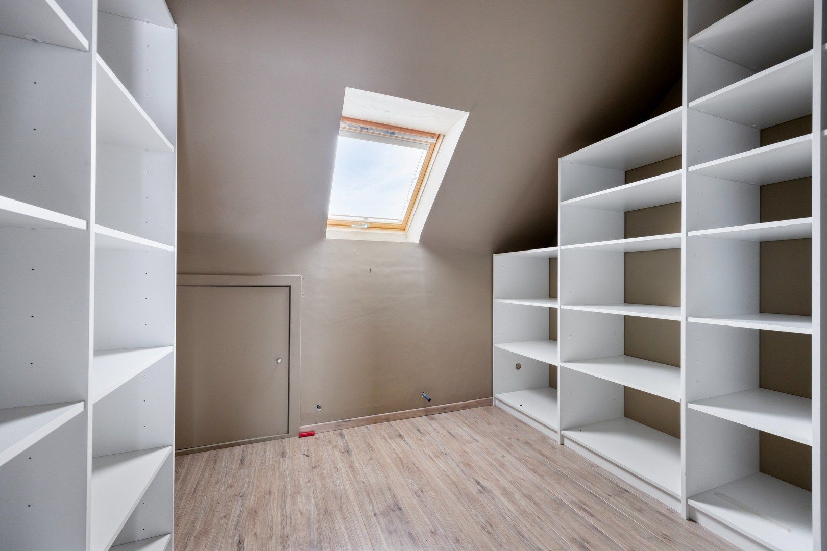 Ruime woning in aangename woonbuurt te Tongeren-Vreren foto 19