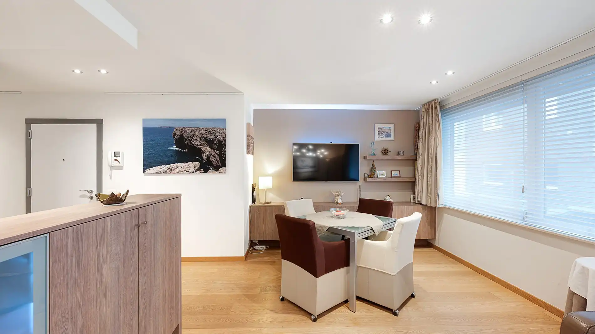 Recent appartement met groot terras nabij het strand  foto 7