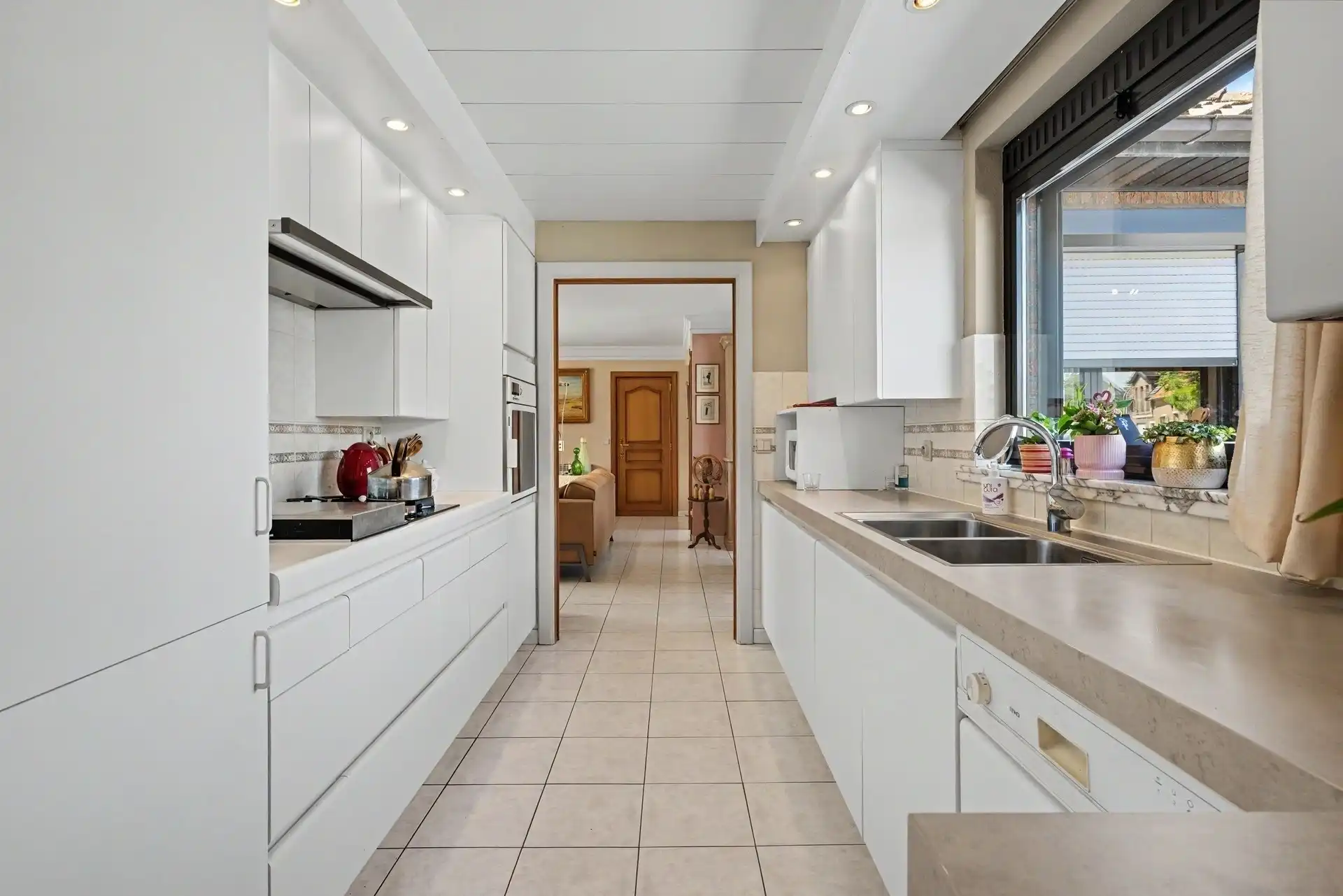 Ruime laagbouwwoning op een mooi perceel van 1.373m² foto 9