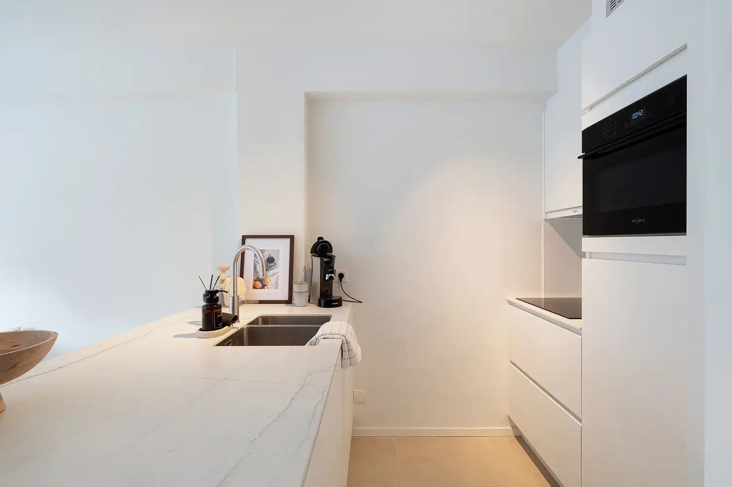 Vernieuwd en energiezuinig appartement vlakbij de Zeedijk foto 4