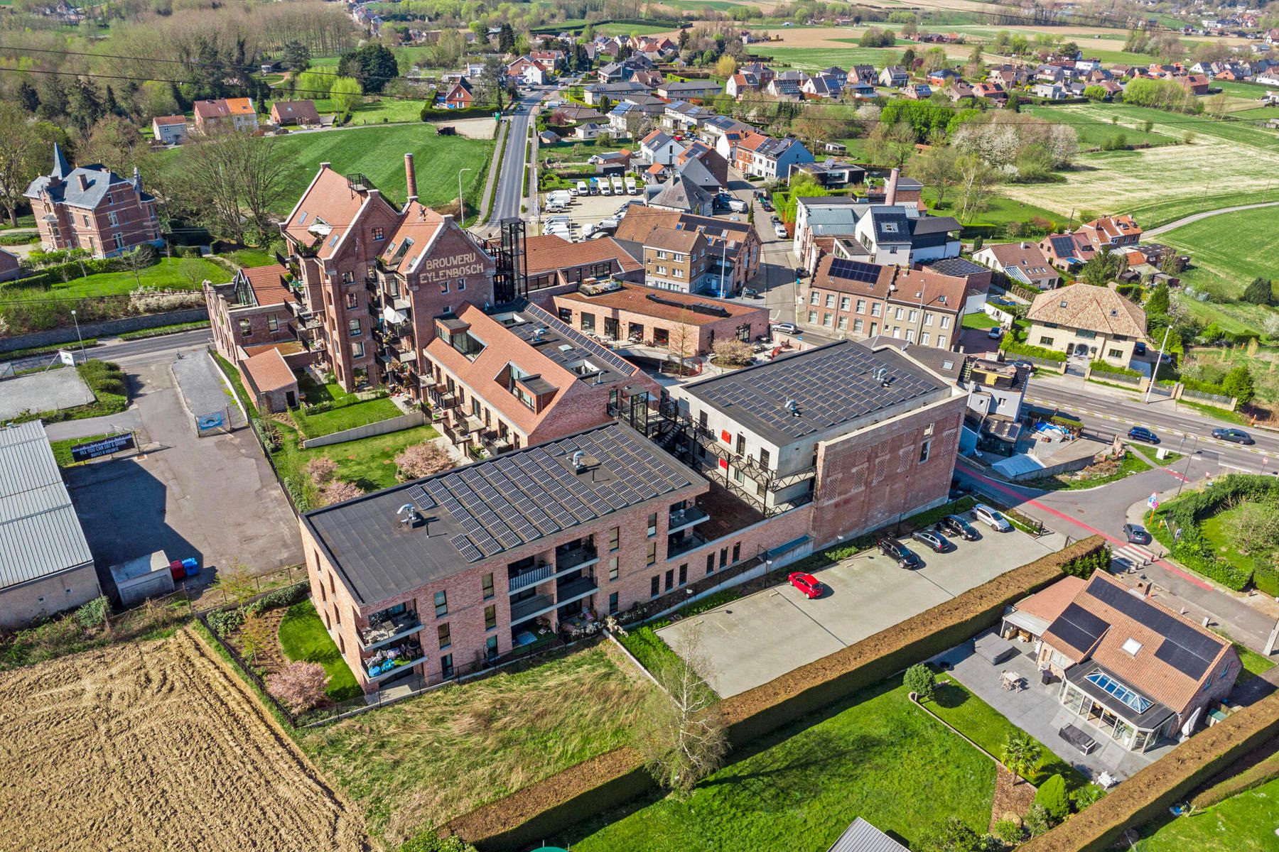 Laatste kantoorruimte op iconische brouwerijsite – 230 m² vol karakter foto {{pictureIndex}}