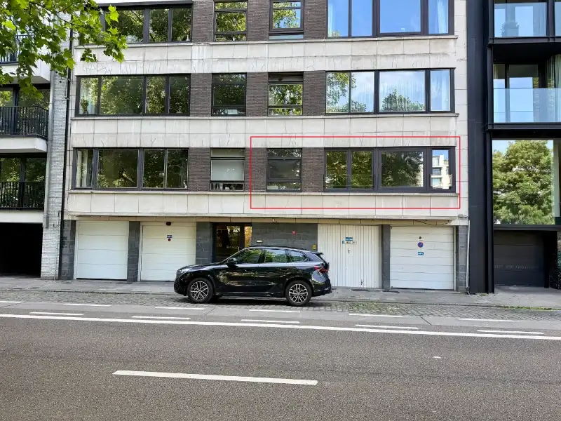 NIEUW GESCHILDERD APPARTEMENT MET DRIE SLAAPKAMERS EN GARAGE foto 15