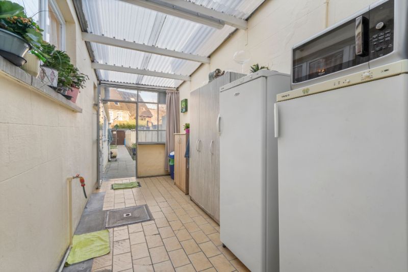 Ruime woning met 4 slaapkamers en tuin foto 14