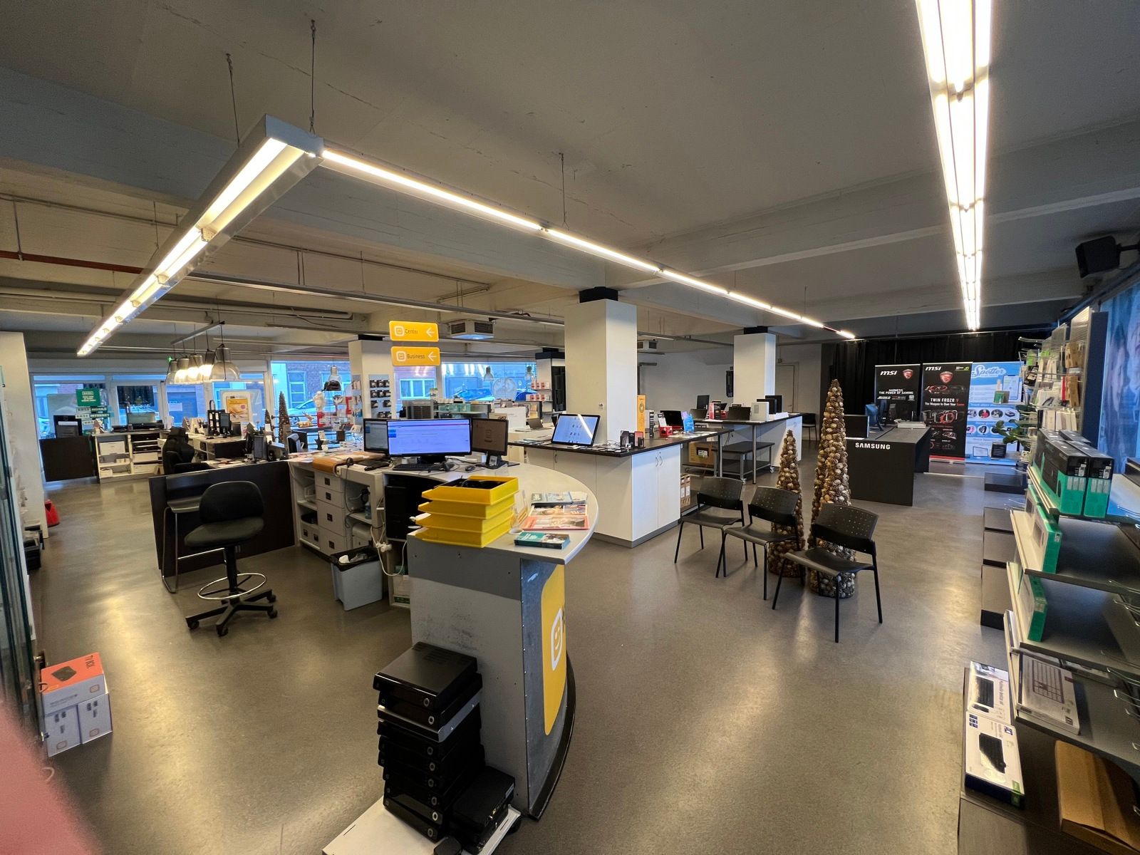 Commercieel pand / showroom op TOP-locatie te 1500 Halle. foto 8