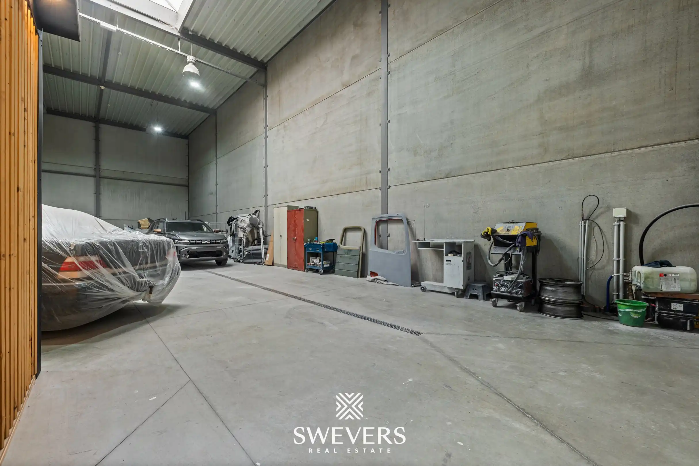 Instapklare recente KMO-unit 198m2 te Diepenbeek: ideale opbrengsteigendom of uw eigen activiteit? foto 3
