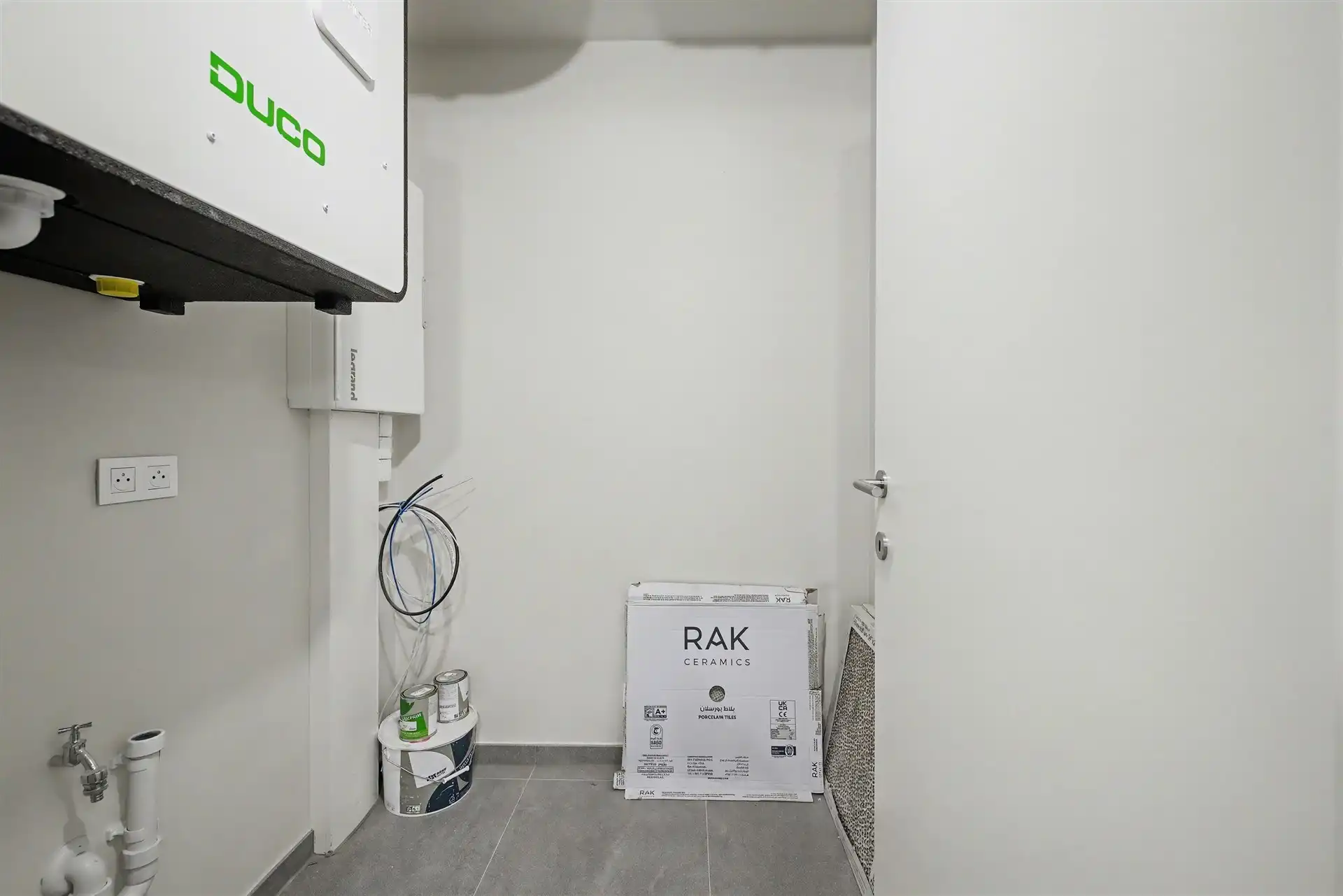 Afgewerkt nieuwbouwappartement met 1 slaapkamer en garage (67m²) foto 10