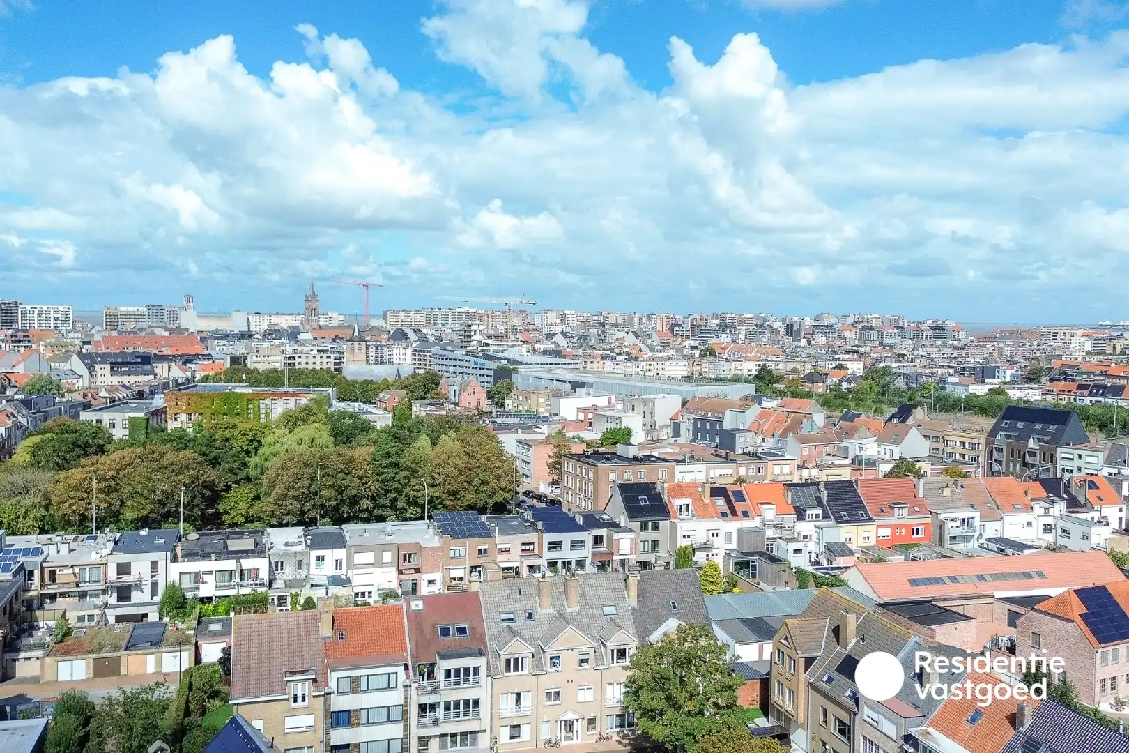 Instapklaar 2-slaapkamerappartement met garage in Blankenberge foto 2