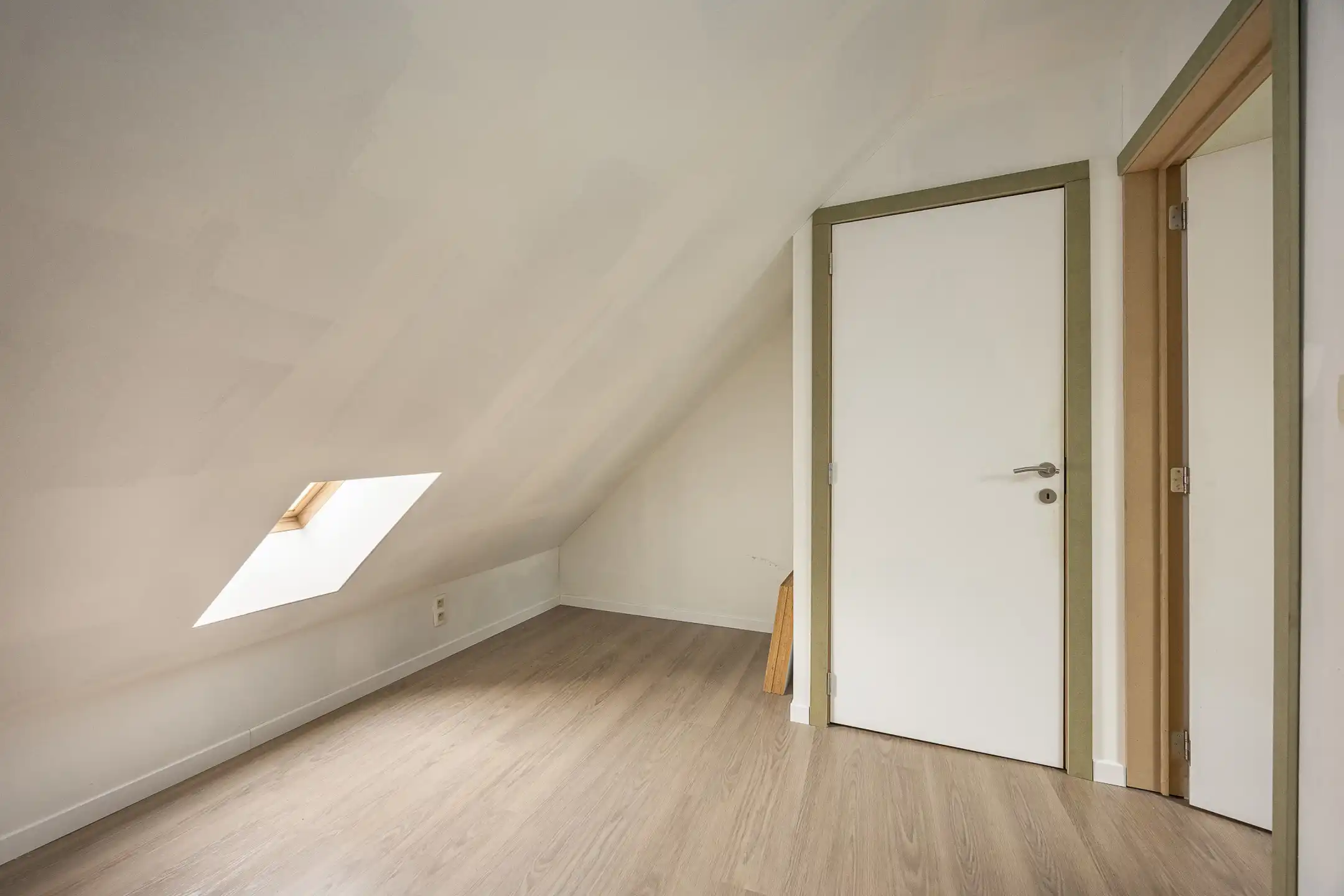 Gerenoveerde instapklare woning op unieke locatie te Beerse foto 25